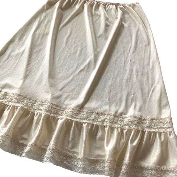 Vintage Ruffle Hem Slip Skirt - Picture 3 of 6